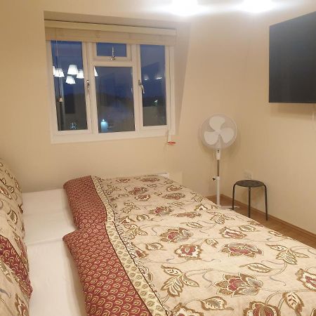 London Luxury 3 Bedroom 2 Bathrooms Flat 1 Min To Redbridge Station Free Parking & Wifi Wanstead Extérieur photo