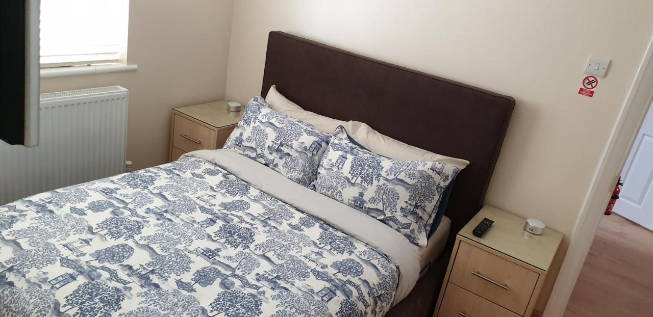 London Luxury 3 Bedroom 2 Bathrooms Flat 1 Min To Redbridge Station Free Parking & Wifi Wanstead Extérieur photo