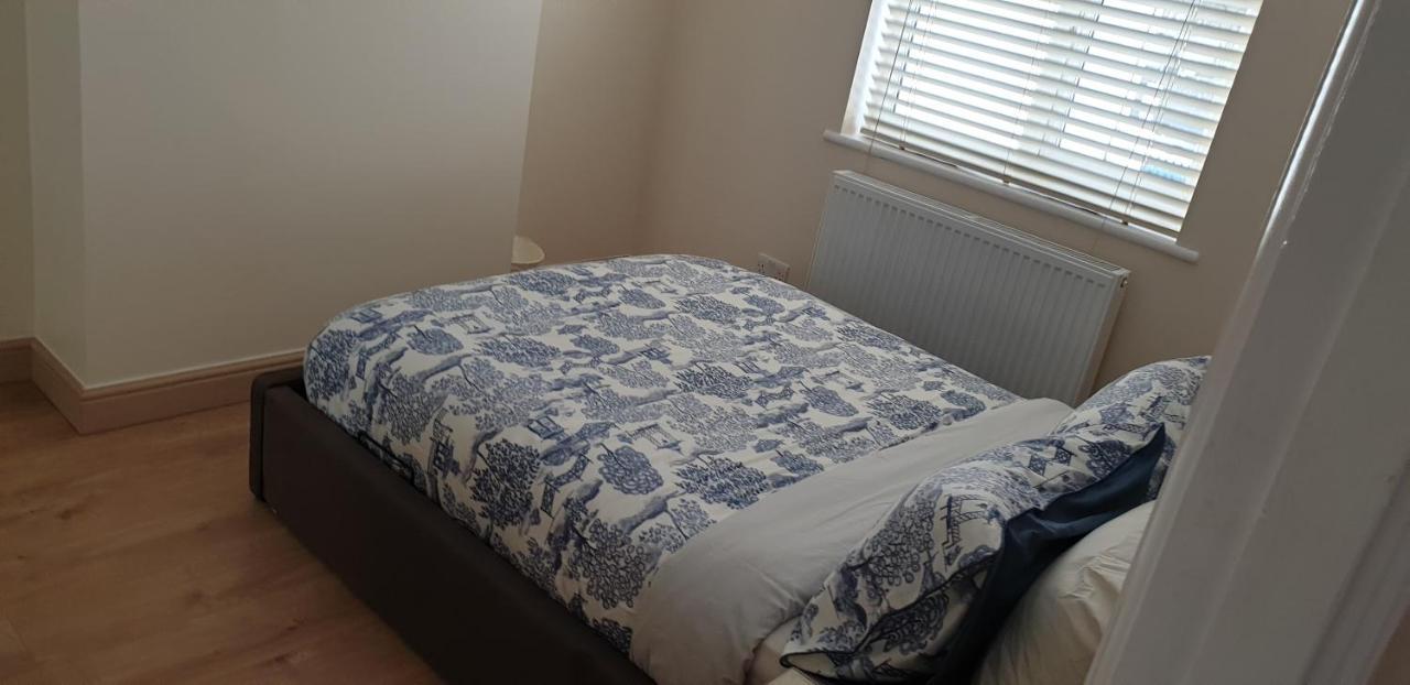 London Luxury 3 Bedroom 2 Bathrooms Flat 1 Min To Redbridge Station Free Parking & Wifi Wanstead Extérieur photo