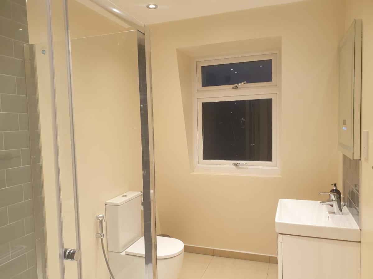London Luxury 3 Bedroom 2 Bathrooms Flat 1 Min To Redbridge Station Free Parking & Wifi Wanstead Extérieur photo