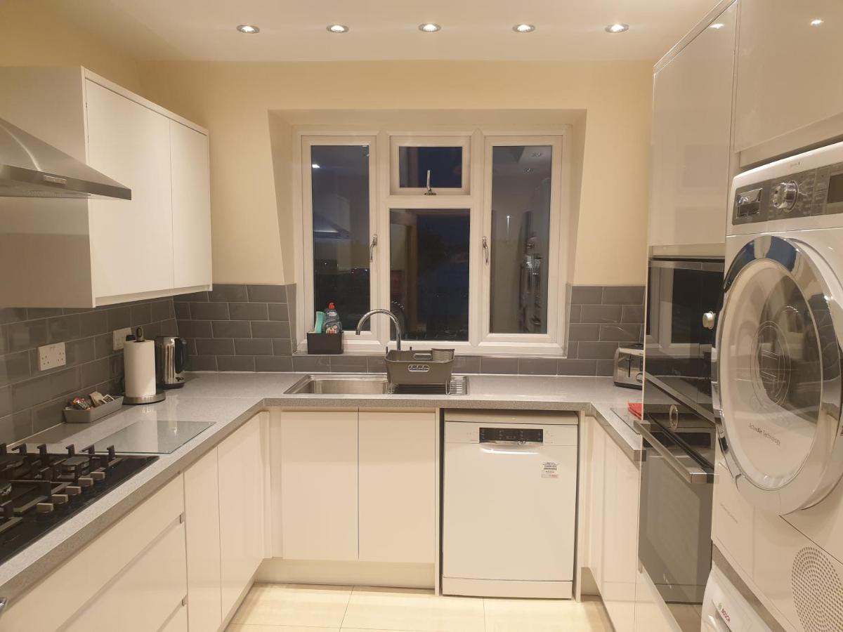London Luxury 3 Bedroom 2 Bathrooms Flat 1 Min To Redbridge Station Free Parking & Wifi Wanstead Extérieur photo