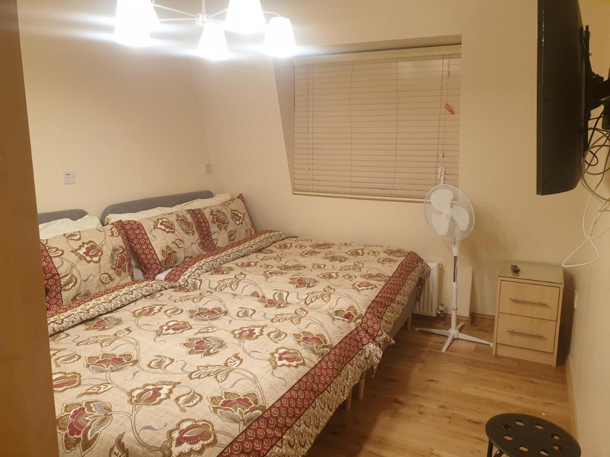 London Luxury 3 Bedroom 2 Bathrooms Flat 1 Min To Redbridge Station Free Parking & Wifi Wanstead Extérieur photo