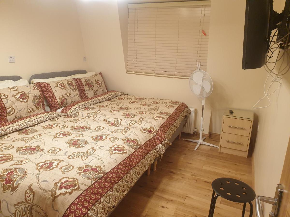 London Luxury 3 Bedroom 2 Bathrooms Flat 1 Min To Redbridge Station Free Parking & Wifi Wanstead Extérieur photo
